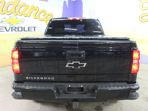 Used 2018 Chevrolet Silverado 1500 Custom w/ Custom Convenience Package AWD/4WD image 7
