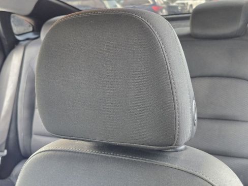 Used 2017 Chevrolet Malibu LT FWD image 17