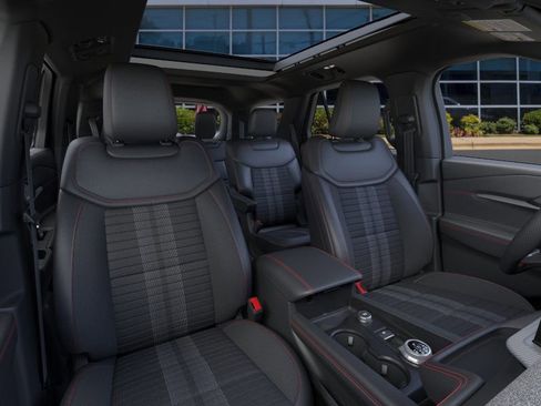 New 2026 Ford Explorer ST-Line w/ ST-Line Street Pack image 10