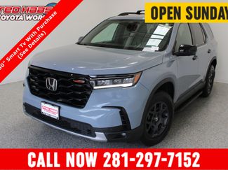 Used 2025 Honda Pilot TrailSport video 1