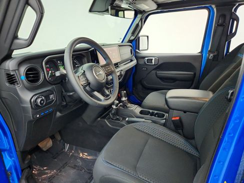 Used 2024 Jeep Wrangler Unlimited Rubicon 4xe w/ Capability Package AWD/4WD image 16