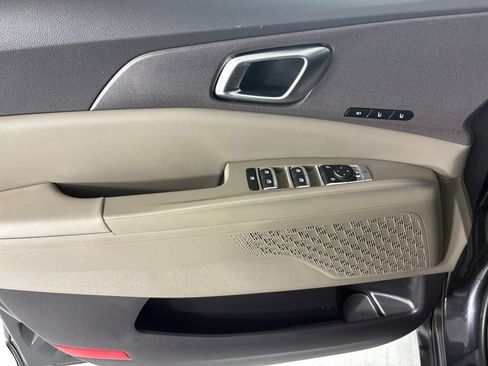 New 2026 Kia Carnival EX FWD image 18