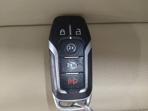 Used 2017 Ford Explorer Limited w/ Equipment Group 301A FWD image 32