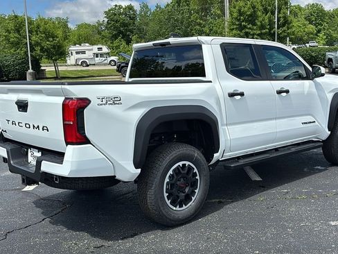 New 2026 Toyota Tacoma TRD Off-Road AWD/4WD image 32
