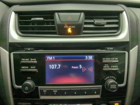 Used 2018 Nissan Altima 2.5 SV image 15