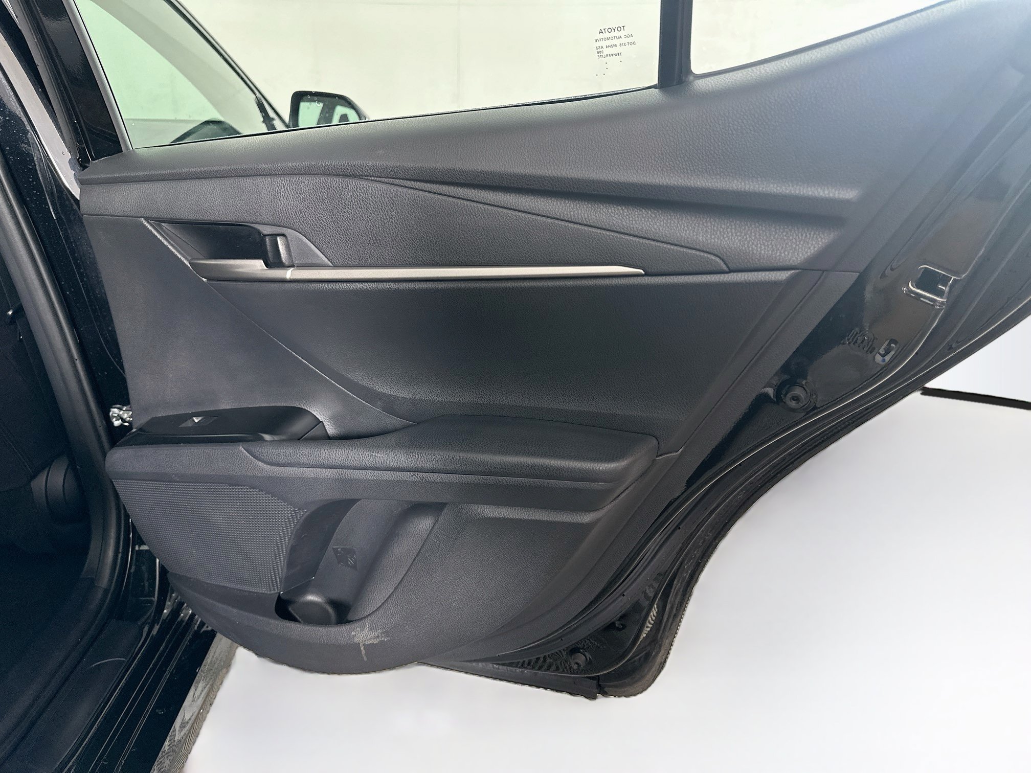 Used 2025 Toyota Camry LE FWD image 30