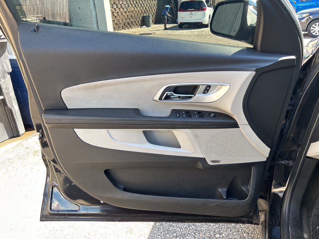 Used 2017 Chevrolet Equinox Premier w/ Enhanced Convenience Package FWD image 7