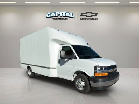 New 2025 Chevrolet Express 3500 w/ Power Convenience Package image 7