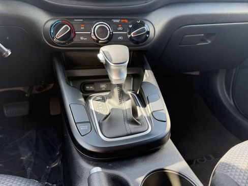 Used 2025 Kia Soul LX w/ LX Technology Package image 39