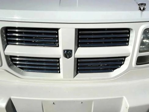 Used 2007 Dodge Nitro R/T RWD image 25
