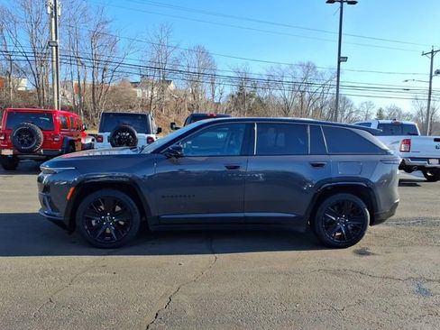 Used 2024 Jeep Wagoneer Launch Edition image 4