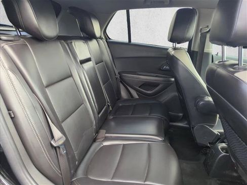 Used 2018 Chevrolet Trax Premier w/ Midnight Edition FWD image 26
