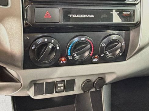Used 2015 Toyota Tacoma PreRunner w/ SR5 Package RWD image 17