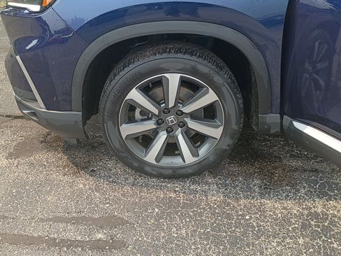 Used 2023 Honda Pilot Touring image 10