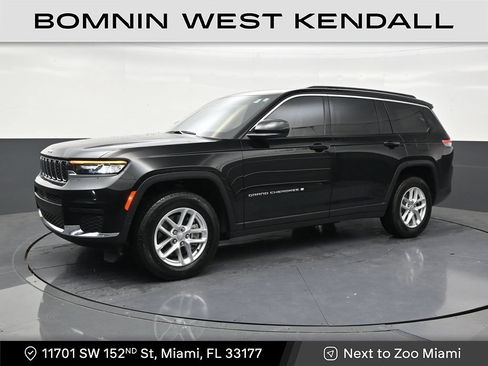 Used 2025 Jeep Grand Cherokee L Laredo w/ Luxury Tech Group I AWD/4WD image 1