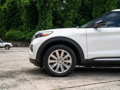 Used 2020 Ford Explorer Limited AWD/4WD image 3