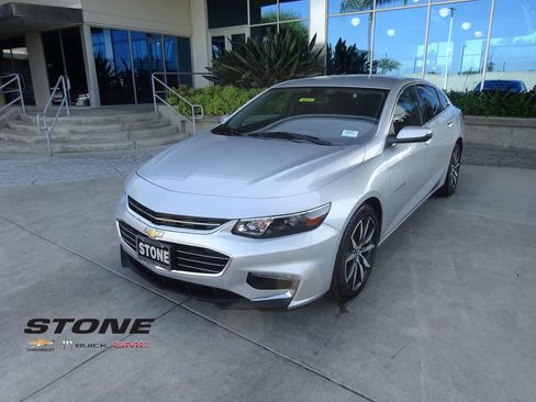 Used 2018 Chevrolet Malibu LT FWD image 3