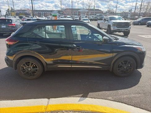 Used 2024 Nissan Kicks SR w/ SR Premium Package image 12