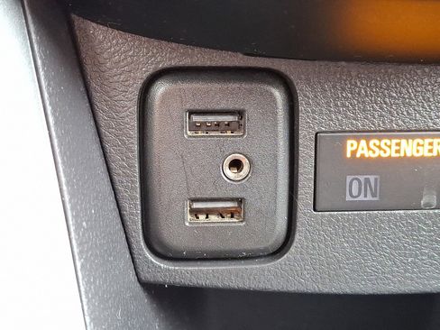 Used 2020 Chevrolet Trax LT w/ LT Convenience Package image 23