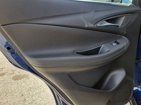 Used 2023 Buick Encore GX Select image 9