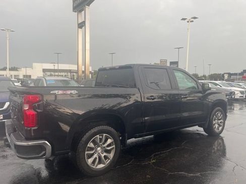 Certified 2021 Chevrolet Silverado 1500 LT AWD/4WD image 2