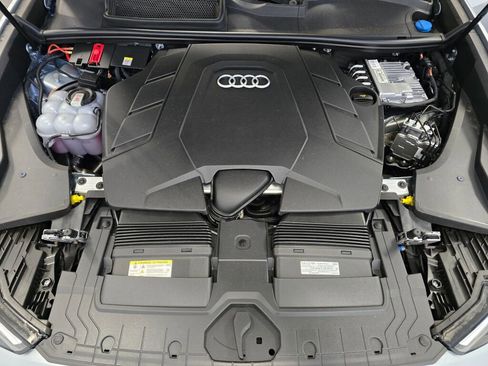 Used 2024 Audi Q8 Prestige w/ Prestige Package image 10
