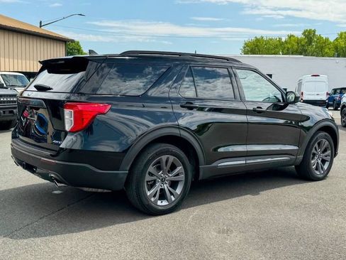 Used 2023 Ford Explorer XLT w/ Equipment Group 202A AWD/4WD image 3