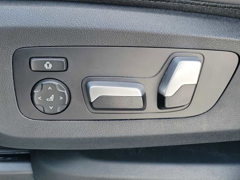 Used 2024 BMW X5 sDrive40i w/ Premium Package RWD image 16