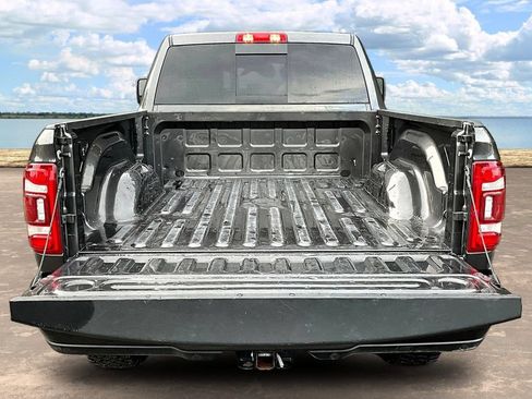 Used 2024 RAM 2500 Laramie AWD/4WD image 9