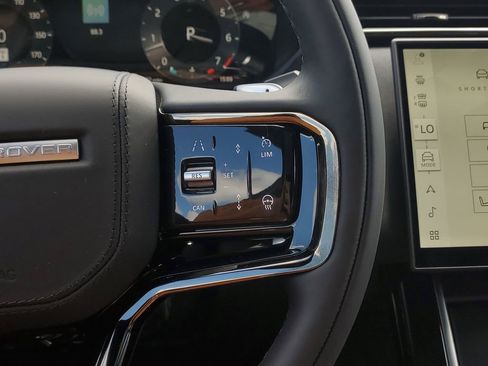 New 2026 Land Rover Range Rover Velar Dynamic SE image 19