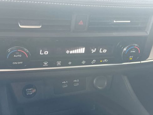 Used 2025 Nissan Rogue SV FWD image 20