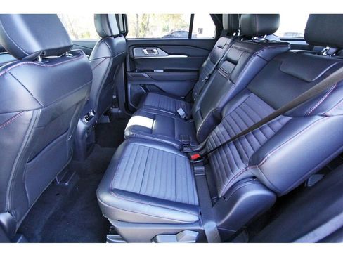 Used 2025 Ford Explorer ST-Line image 7