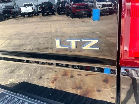Certified 2022 Chevrolet Silverado 1500 LTZ w/ LTZ Convenience Package II RWD image 10