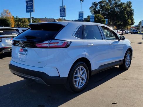 Used 2024 Ford Edge SEL image 7