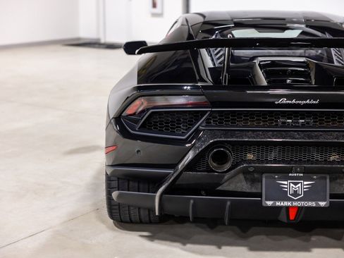 Used 2018 Lamborghini Huracan Performante image 14