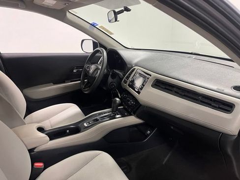 Used 2021 Honda HR-V LX image 11