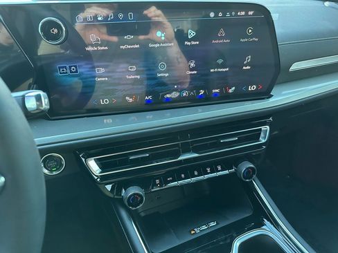 New 2026 Chevrolet Traverse LT w/ Sun and Wheel Package image 24