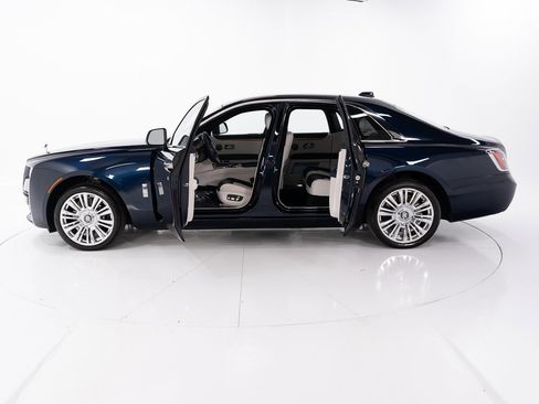 Certified 2022 Rolls-Royce Ghost image 9