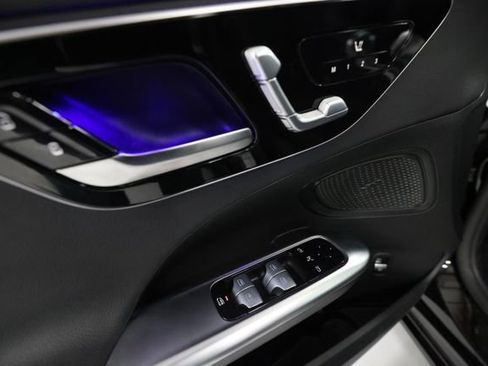 Used 2025 Mercedes-Benz C 300 4MATIC Sedan image 18