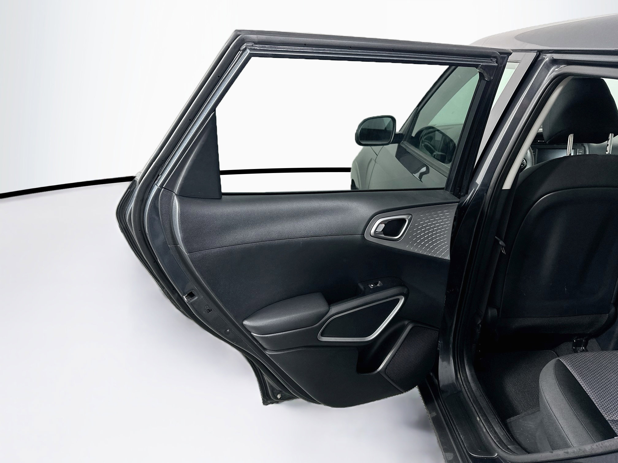 Used 2025 Kia Soul LX w/ LX Technology Package FWD image 27
