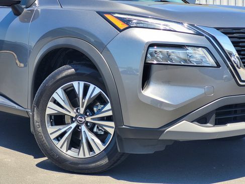 Certified 2023 Nissan Rogue SV FWD image 3