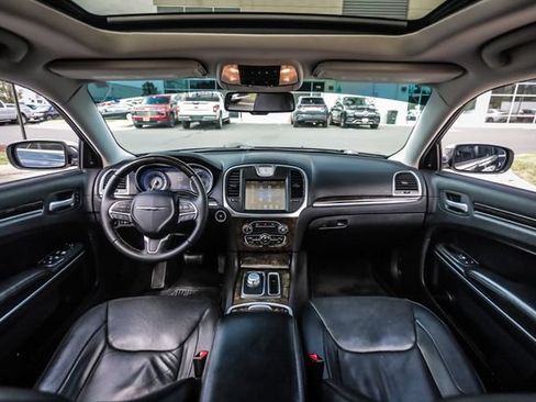 Used 2015 Chrysler 300 C RWD image 47