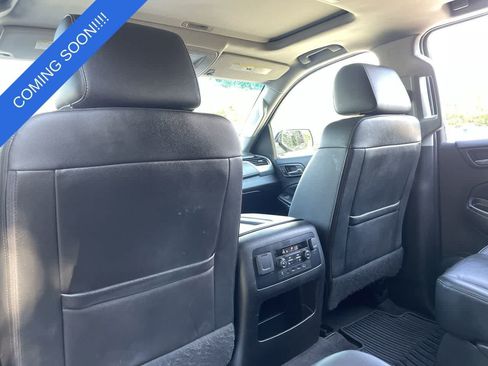 Used 2019 Chevrolet Suburban LT AWD/4WD image 21