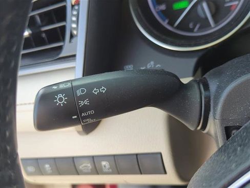 Certified 2020 Toyota Camry XLE FWD image 16