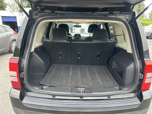 Used 2015 Jeep Patriot High Altitude AWD/4WD image 9