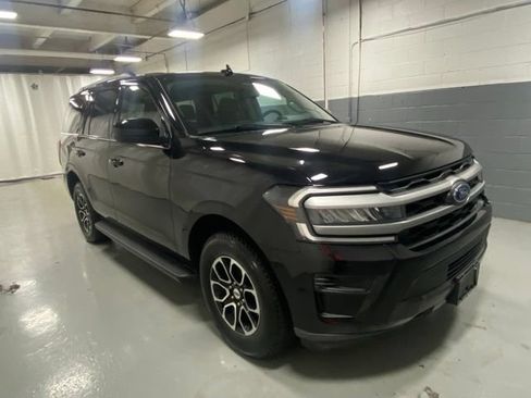 Used 2024 Ford Expedition XLT AWD/4WD image 4