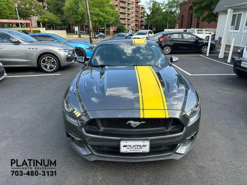 Used 2017 Ford Mustang GT RWD image 4