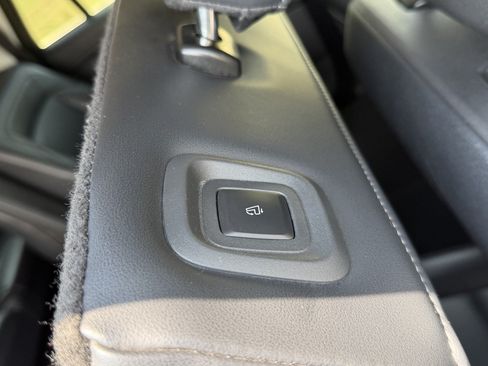 Used 2025 Lincoln Navigator L Reserve AWD/4WD image 32