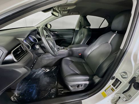 Used 2023 Toyota Camry XLE FWD image 12