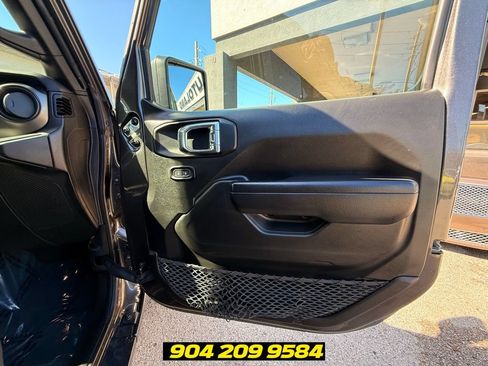 Used 2023 Jeep Wrangler Unlimited Sport AWD/4WD image 38